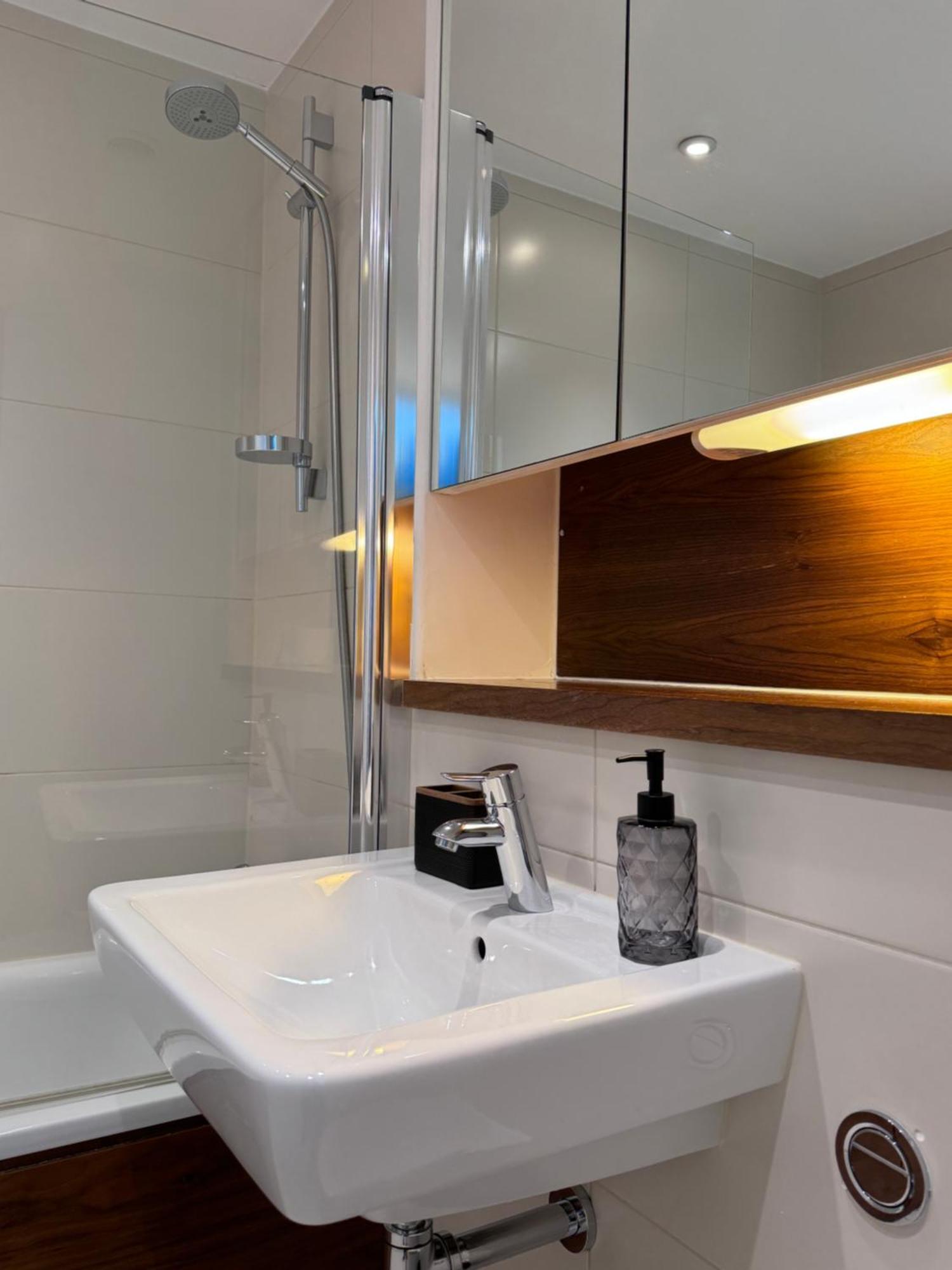 Apartment Mpe - Tranquil Oasis Entire Brompton (Kent)