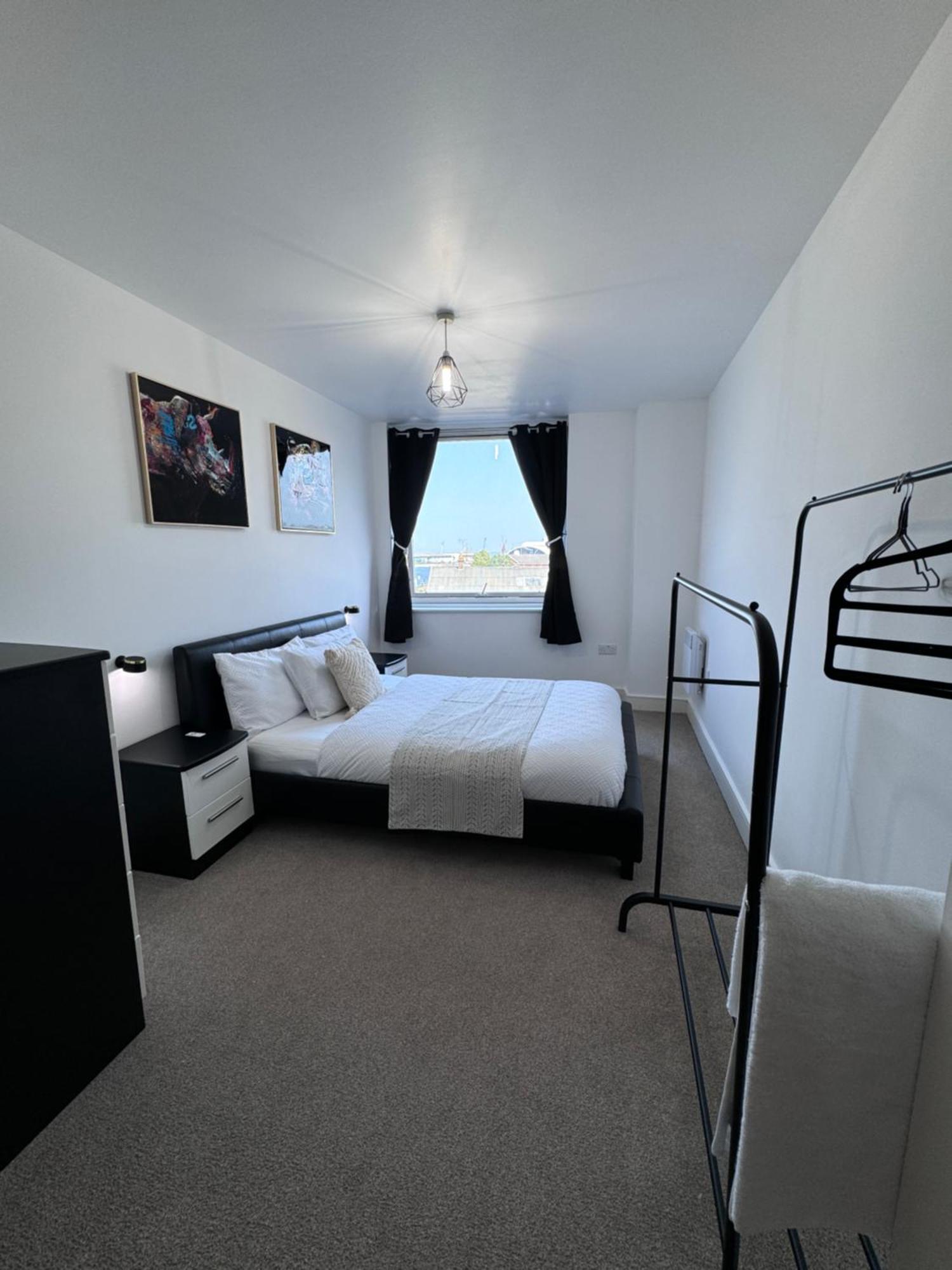 Mpe - Tranquil Oasis Entire Apartment Brompton (Kent)